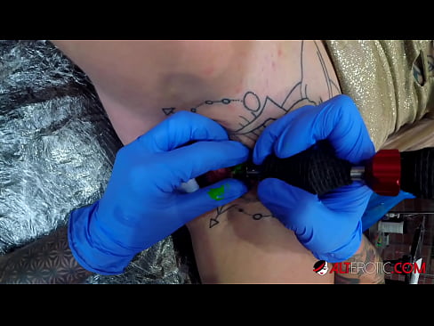 ❤️ La bomba Sully Savage, molt tatuada, es va tatuar al clítoris ❤️❌ Porno vk al porno ca.dreamypassionjourney.ru ❌️❤